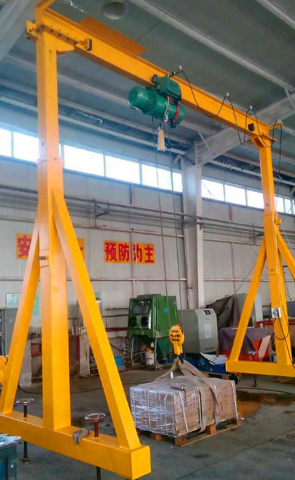 小型龍門吊車間作業(yè)現(xiàn)場